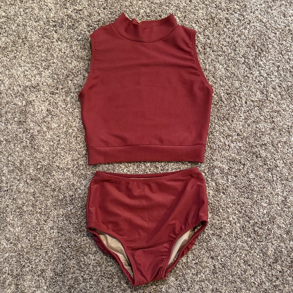 Sleeveless Burgundy Two-Piece Dancewear Set